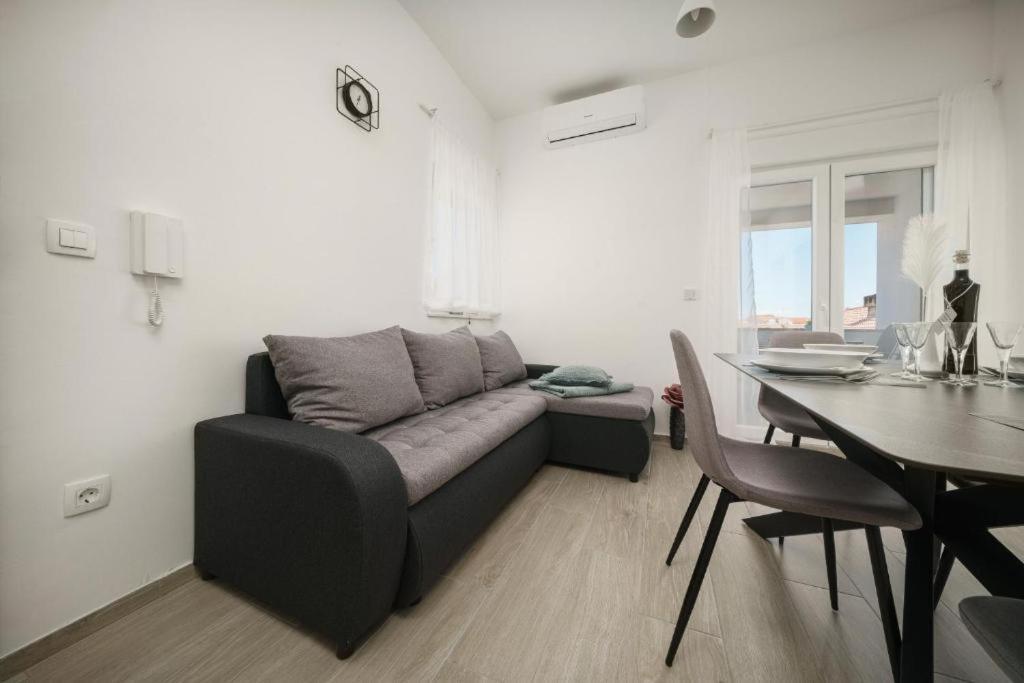 Apartment Stefanio Vodice Kültér fotó
