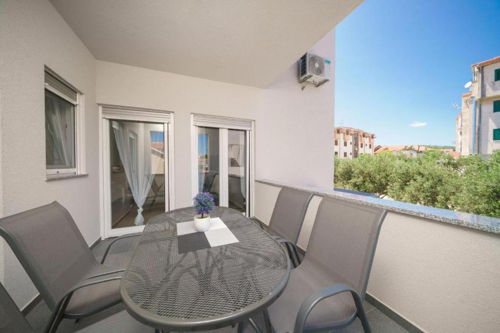 Apartment Stefanio Vodice Kültér fotó