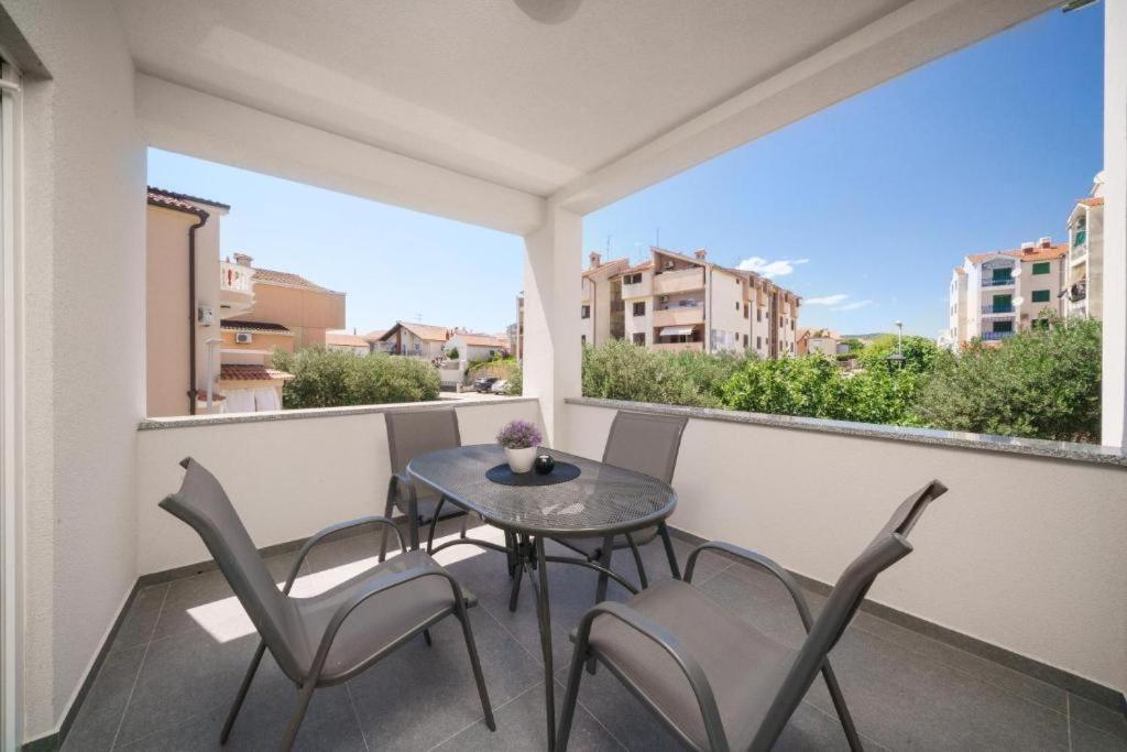 Apartment Stefanio Vodice Kültér fotó